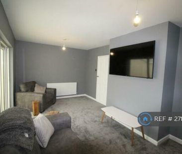 3 bedroom semi-detached house to rent - Photo 2