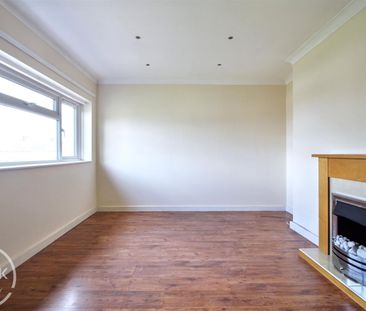 2 Bedroom Flat / Apartment to let - Photo 1