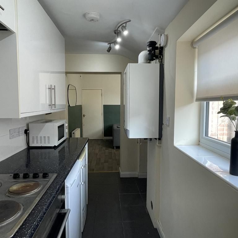 3 bedroom terraced house to rent - Photo 1