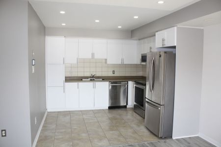 For Lease - 2891 Rio Court Unit# 123, Mississauga, Ontario - Photo 5