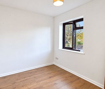 Middlesex Road, Mitcham, Surrey, CR4 1QW - Photo 2