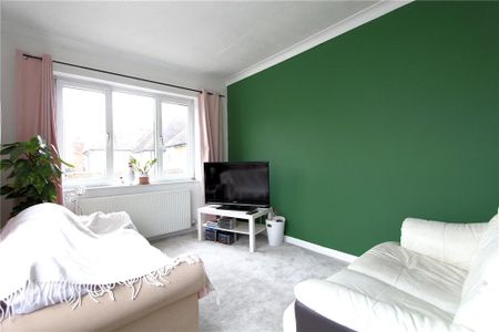 Old Woking Road, West Byfleet, Surrey, KT14 6LG - Photo 3