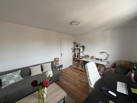 Location Appartement 4 pièces 90m² EQUEURDREVILLE HAINNEVILLE 50120 - Photo 2