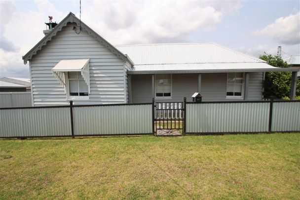 37 Railway Street, 2372, Tenterfield Nsw - Photo 1