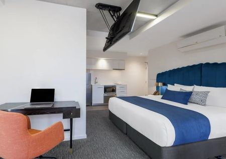 Fully serviced apartment living in the heart of Melbourne’s green corridor - Photo 2