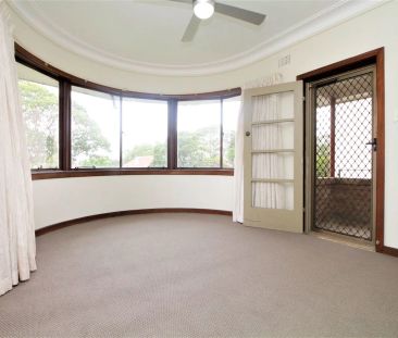 Charming Two Bedroom Apartment Bursting With Character - Photo 3