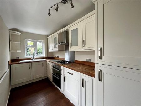 2 bedroom semi-detached house to rent - Photo 5