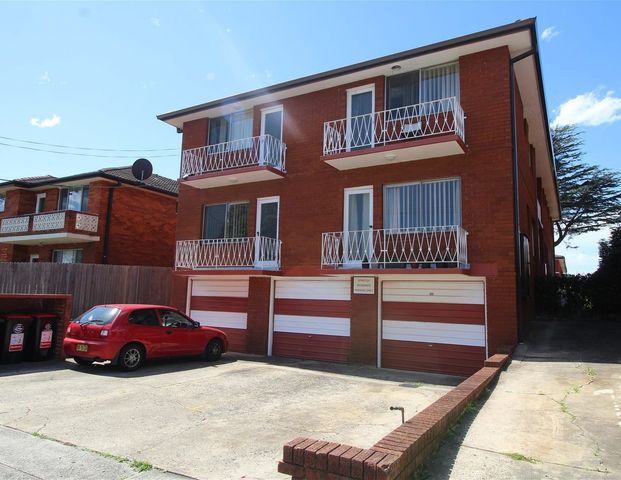 SUNDRENCHED 2 BEDROOM UNIT - Photo 1