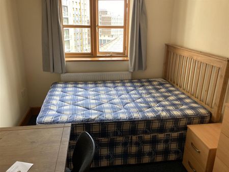 Johnny Ball Lane, Bristol - Photo 5