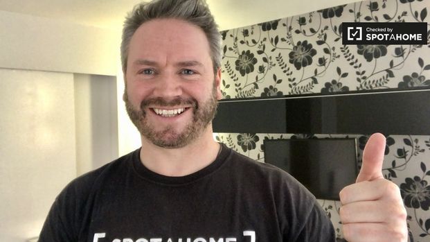 Stylish 3-bedroom apartment for rent in Old City, Dublin - Photo 1