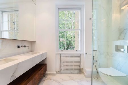 Immaculately designed house, with bespoke fixtures and fittings. - Photo 4