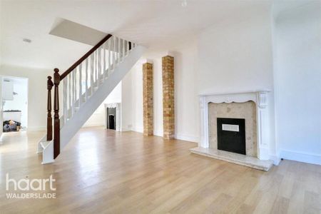 3 bedroom terraced house to rent - Photo 3