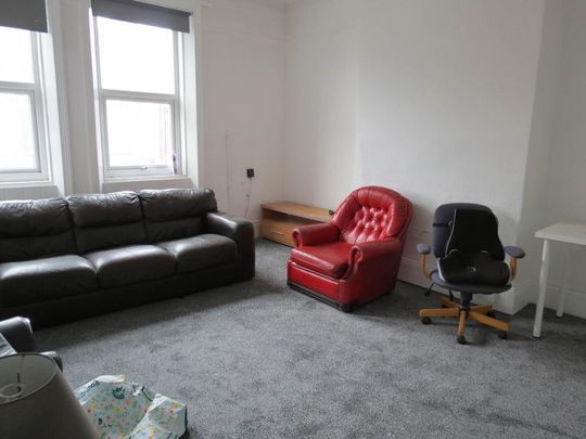 4 bedroom maisonette to rent - Photo 1