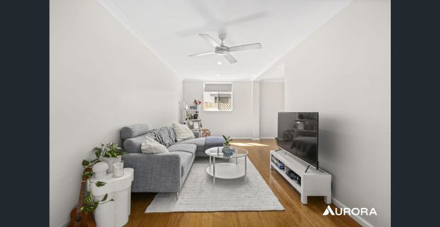 Dual-Living, 5 Bedrooms, Modern Upgrades & Exceptional Entertaining - 38 Abbotts Street, Camp Hill - Photo 1