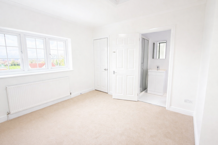 4 bedroom semi-detached house to rent - Photo 4