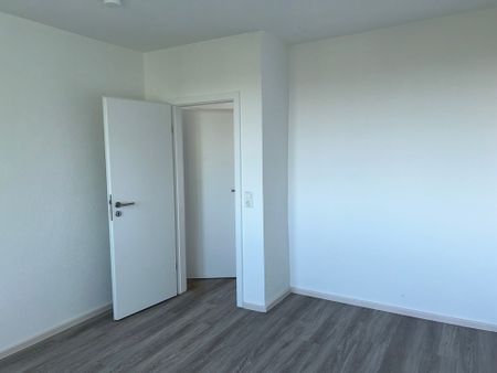 3 Zimmer, Bad, Küche.. mit Einbauküche! - Foto 3