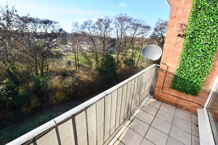 Bowfell Close, Nod Rise, Mount Nod, Coventry, CV5 7JN - 2 Bedroom Top Floor Flat - Photo 5