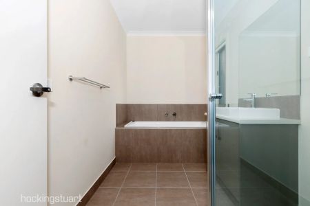 9 Magellan Crescent, Werribee. - Photo 4