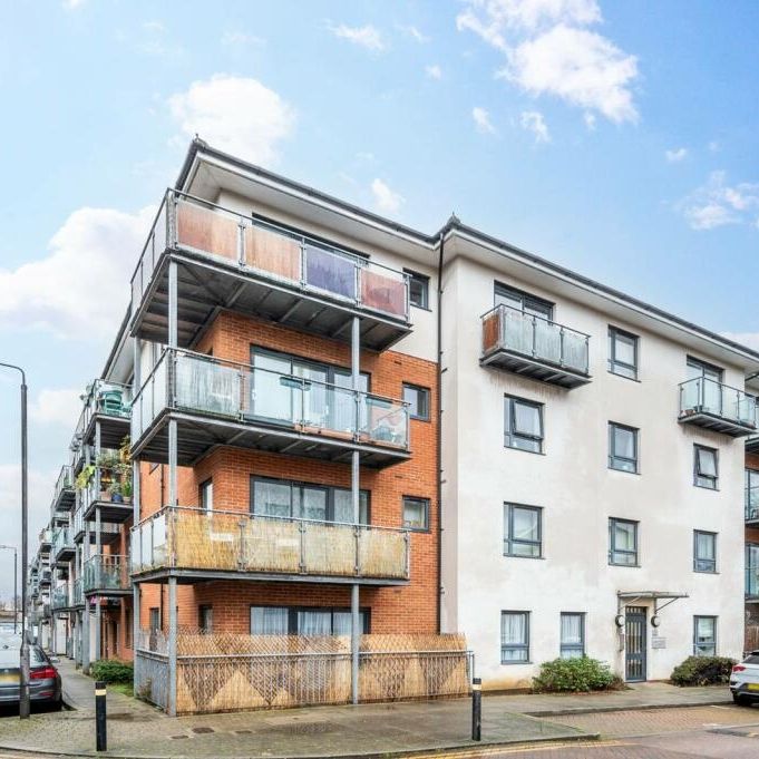 1 Bed Flat, Greenwich House, SE13 - Photo 2