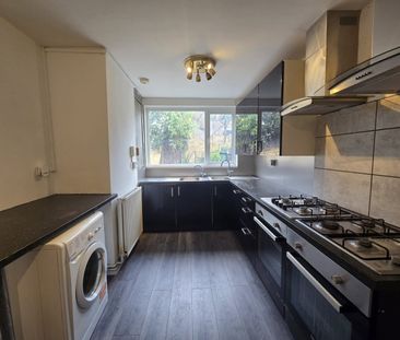 Bedsit, Hogan Way, E5 - Photo 5