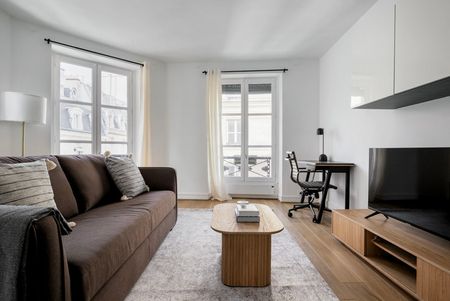 Rue d'Astorg - Photo 3