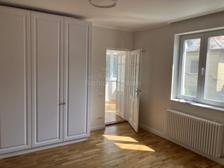 Very Nice Three-Bedroom House with Garden - IBSB - Photo 3