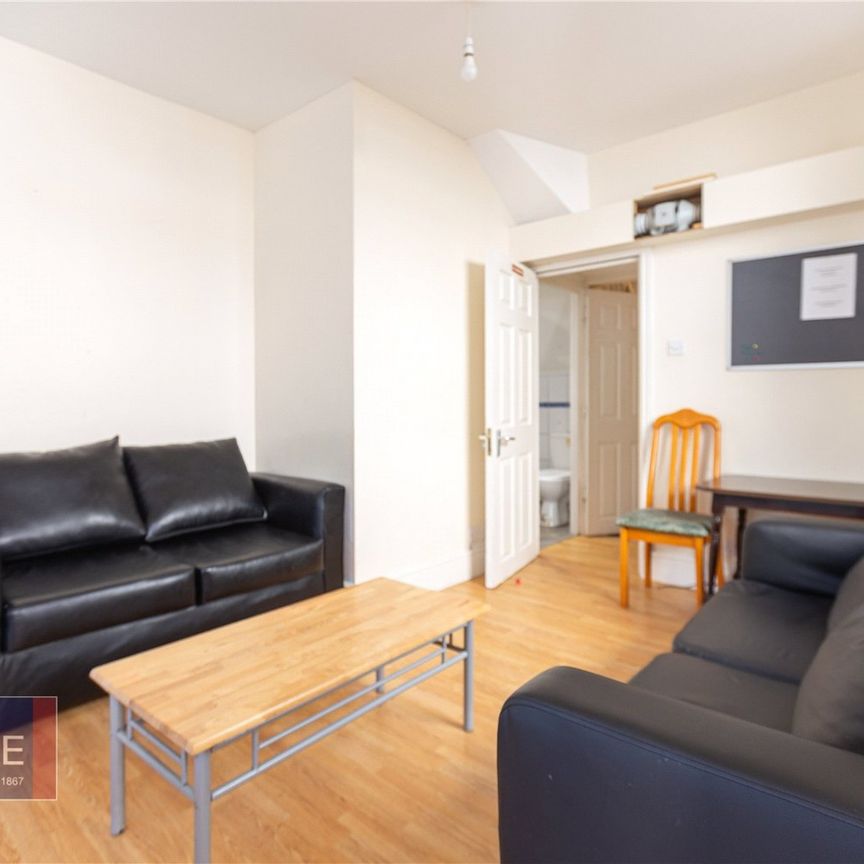 Longmead Avenue, - Photo 1