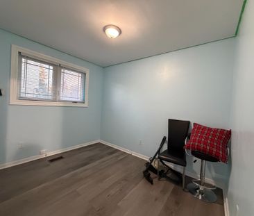 For Lease - 15 Hutcherson Square, Toronto, Ontario - Photo 6
