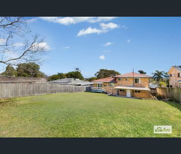 Spacious 3 Bedroom Home in Springwood - Photo 5