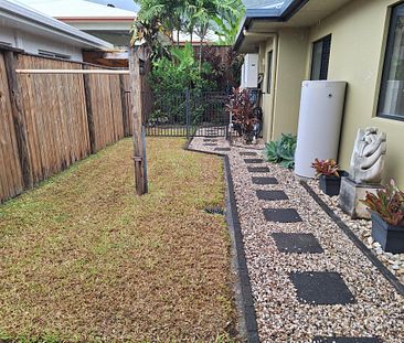 Four Bedroom, two bathroom home with pool. - Photo 5