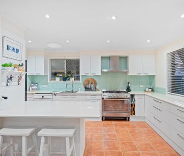 Charming Chirn Park Home – Walk to Everything - Photo 3