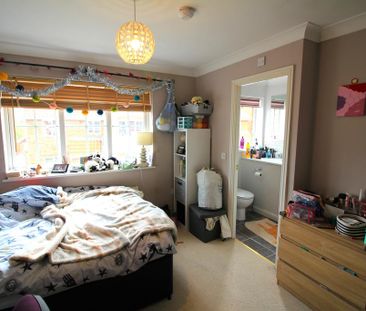 6 bedroom detached house to rent - Photo 4