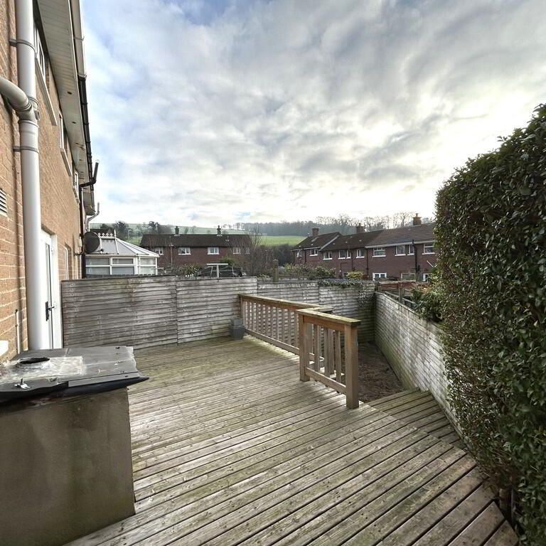 22 Knocknagoney Gardens, BT4, Belfast - Photo 1