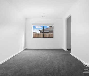 Family Home in Perfect Location - Photo 5