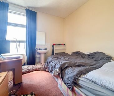 5 bedroom terraced house to rent - Photo 4