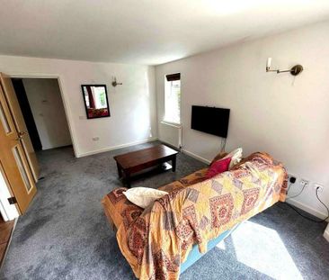 2 bedroom ground floor flat to rent - Photo 1