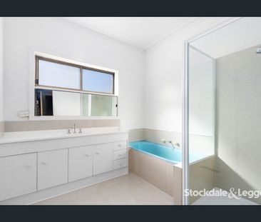 3 Bedroom Delight! - Photo 1