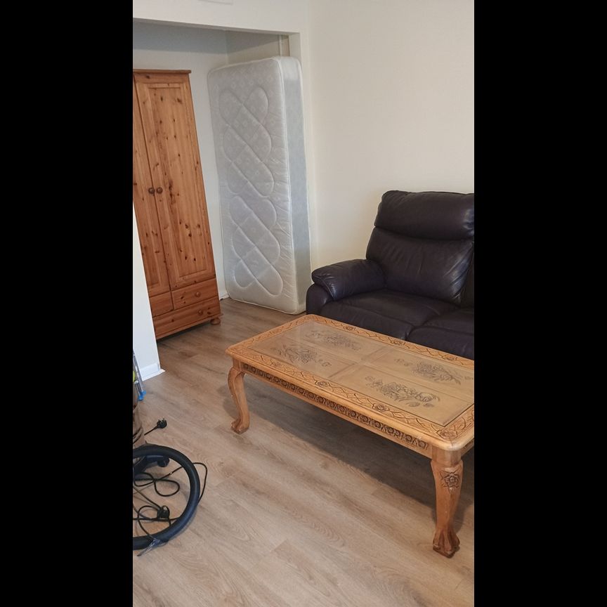 Room in a Shared House, Inishail Road, G33 - Photo 1