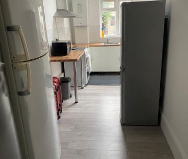 4 bedroom terraced house to rent - Photo 5