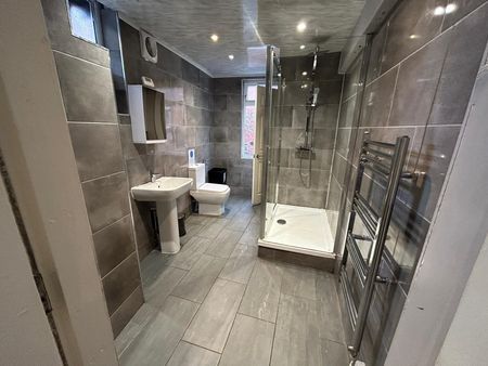 4 bedroom terraced house to rent - Photo 4