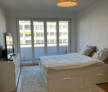 Very nice renovated 4-room apartment with balcony and well located - Foto 3