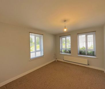 4 bedroom semi-detached house to rent - Photo 6