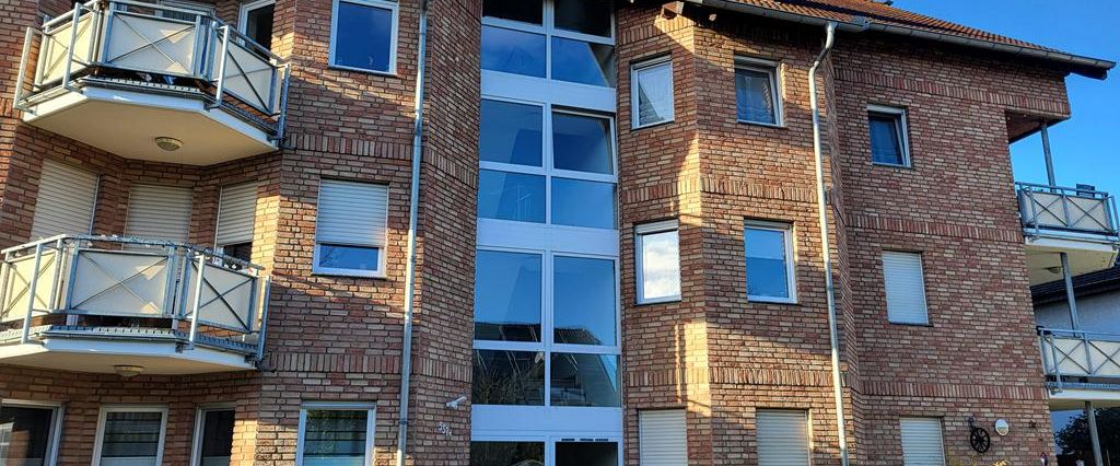 Zentrale 3 Zimmerwohnung in Stommeln mit Tiefgaragenstellplatz und Aufzug! - Foto 1