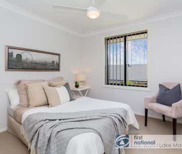 Beautiful Family Home Backing Onto a Peaceful Reserve - Photo 3