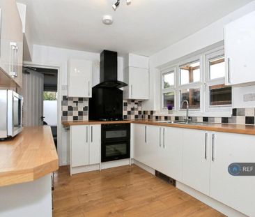 1 bedroom in a house share to rent - Photo 6