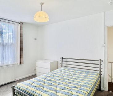 4 bedroom terraced house to rent - Photo 6