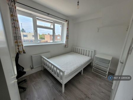 8 bedroom detached house to rent - Photo 4