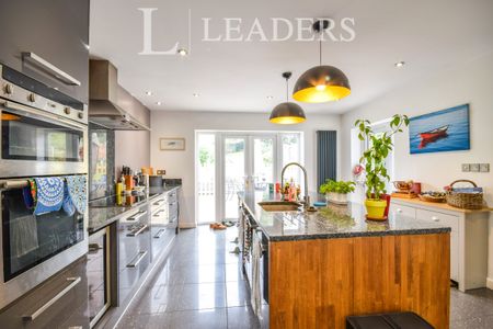 4 bedroom detached to rent Church Lane, Norwich, NR4 - Photo 4