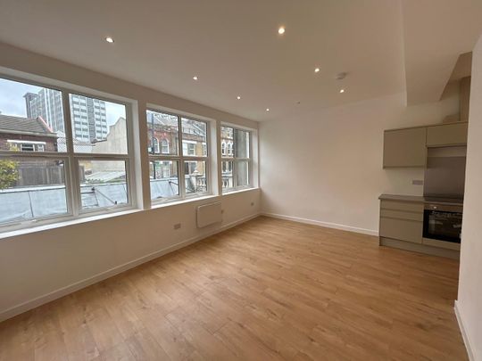 2 Bed Flat, Church Path, CR0 - Photo 1