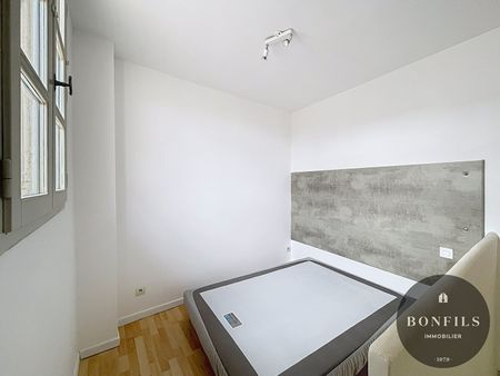 A LOUER AVIGNON INTRA-MUROS - SECTEUR CORPS SAINTS : Charmant T2 duplex - non meublé, - Photo 4